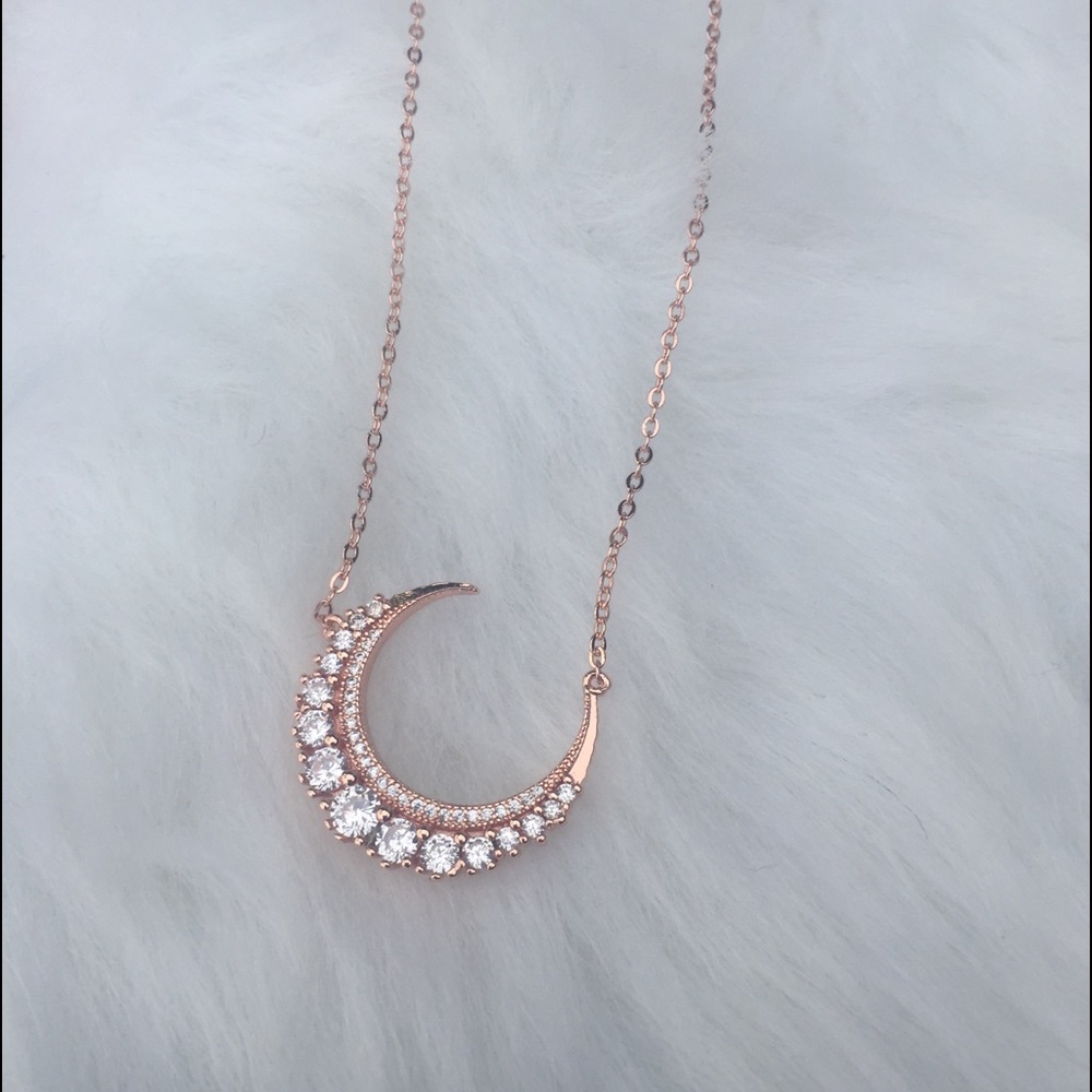 HP๐๐ LAST ONE! Rhinestone crescent moon necklace - Picture 1 of 4